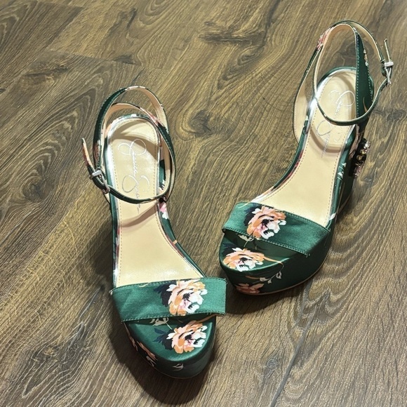 Jessica Simpson Carena Satin
Sculpted Wedge Sandals size 7.5 - Picture 10 of 14